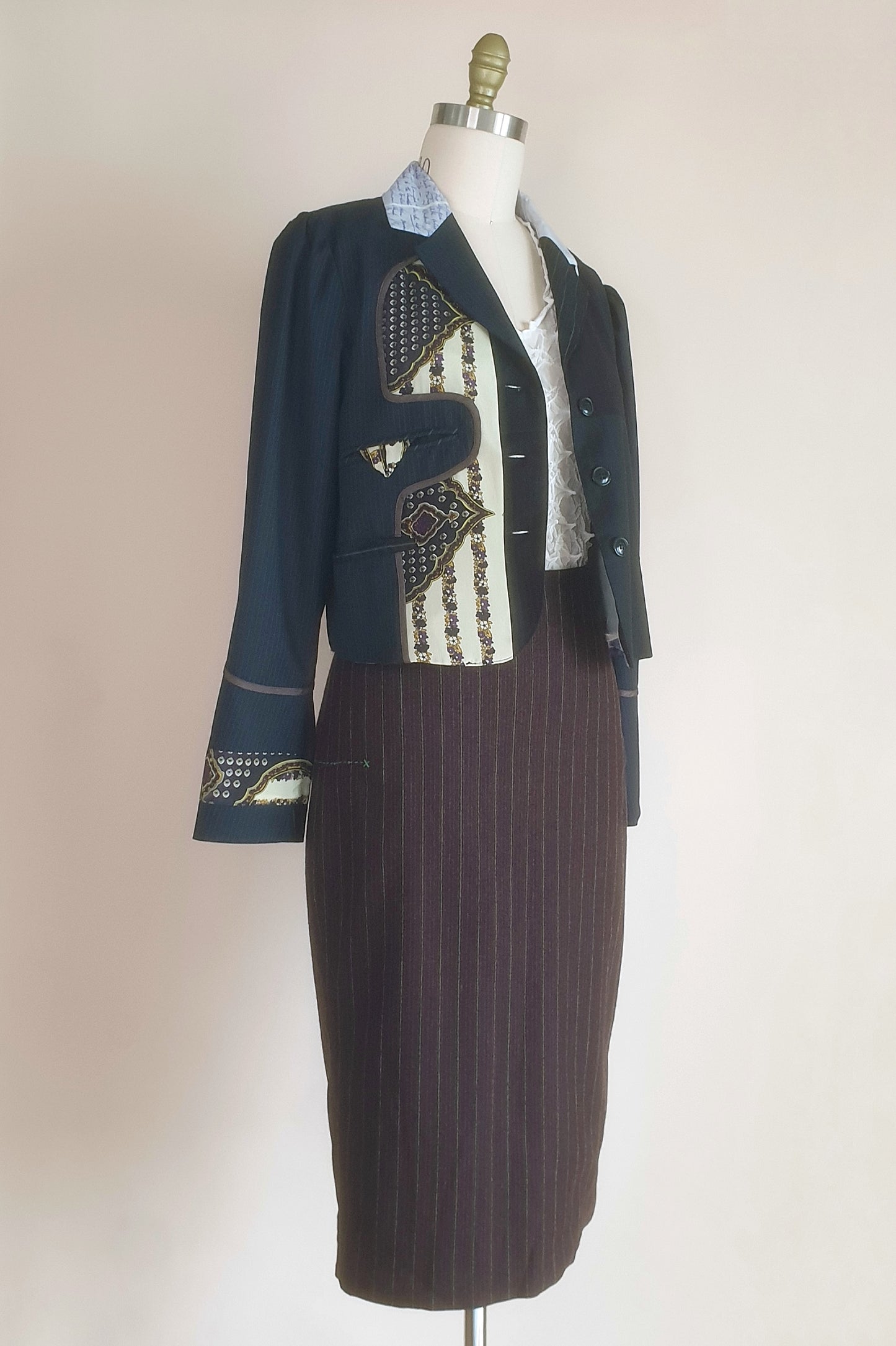 Beautiful vintage Easton and Pearson wool pencil skirt Size S/M