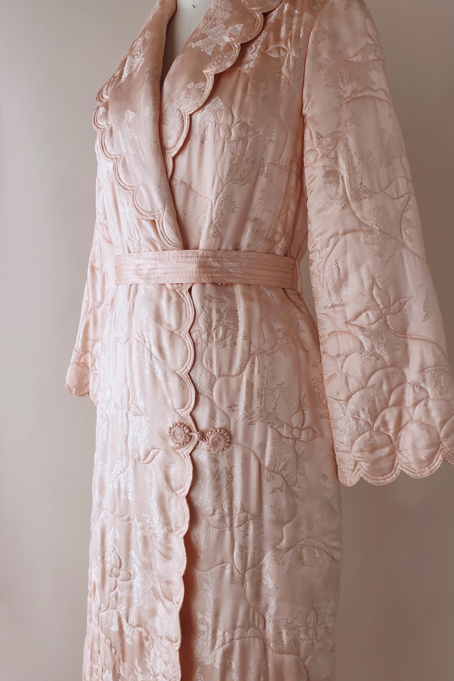 Incredible vintage silk quilted dressing gown Size XS/S