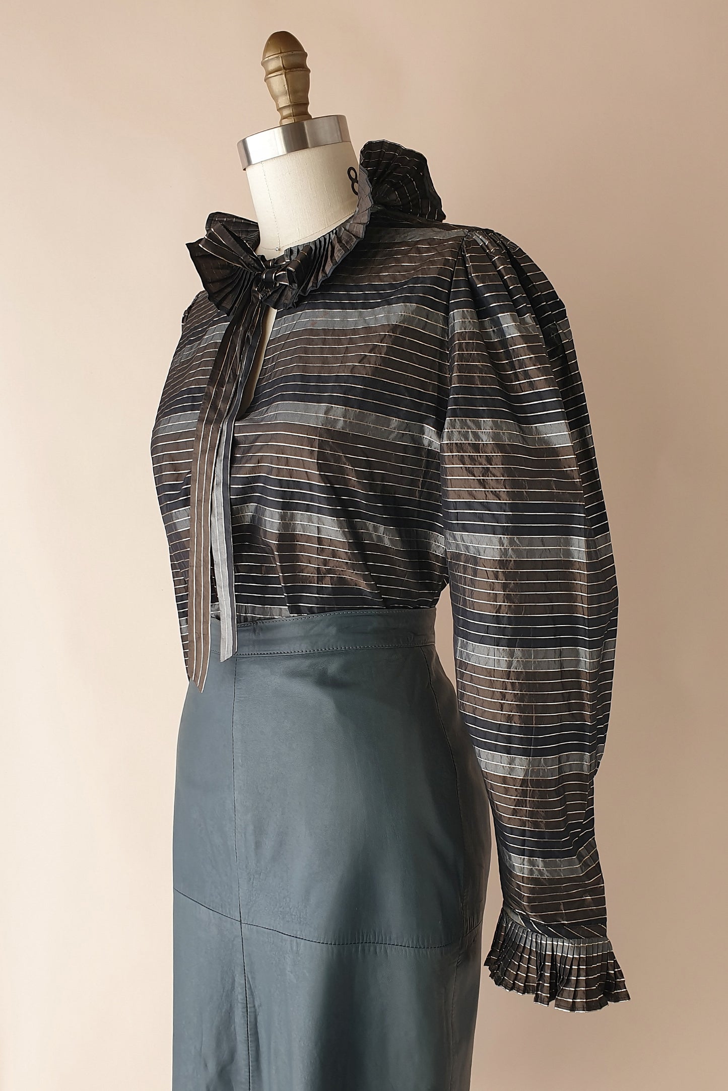 Silk taffeta vintage top Size S