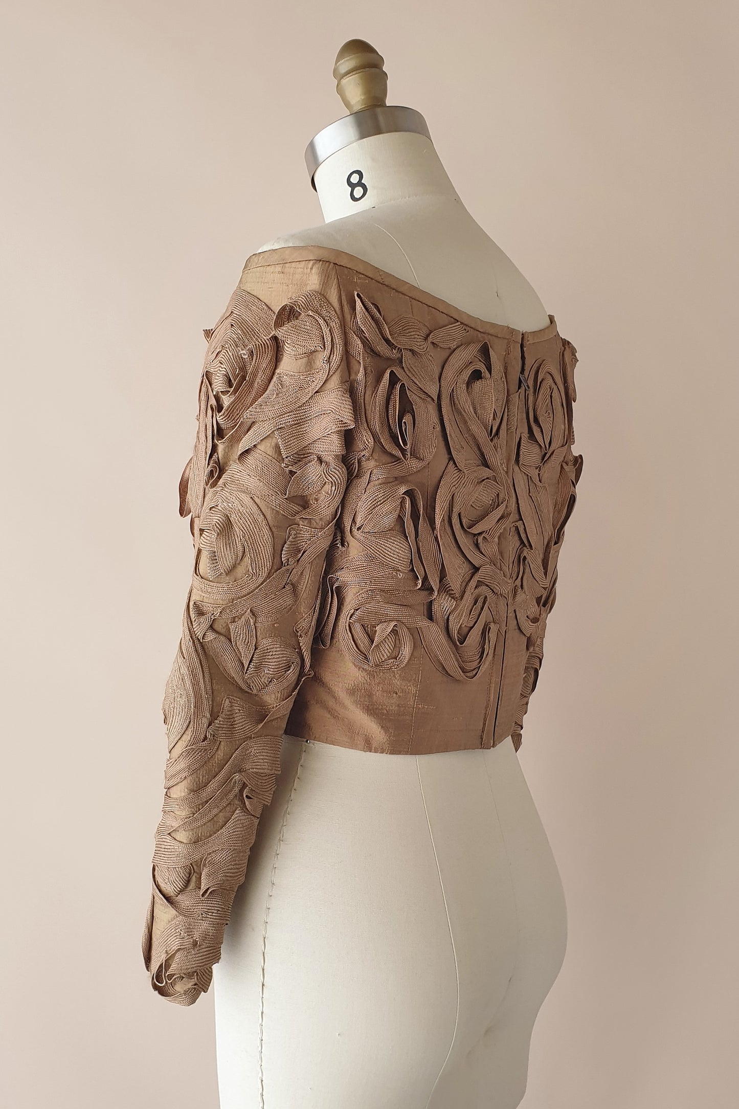 Stunning gold vintage off the shoulder top Size 8