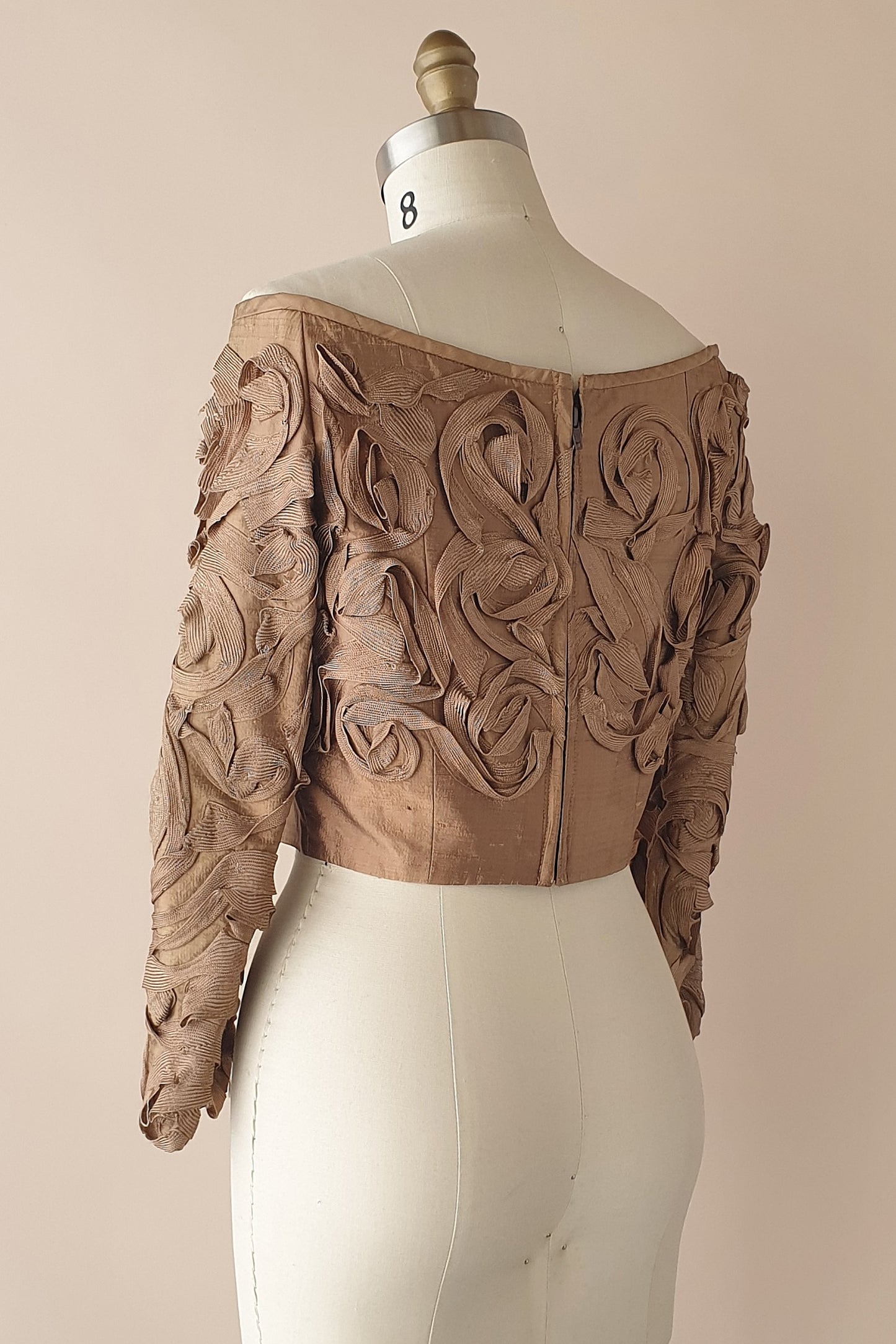 Stunning gold vintage off the shoulder top Size 8