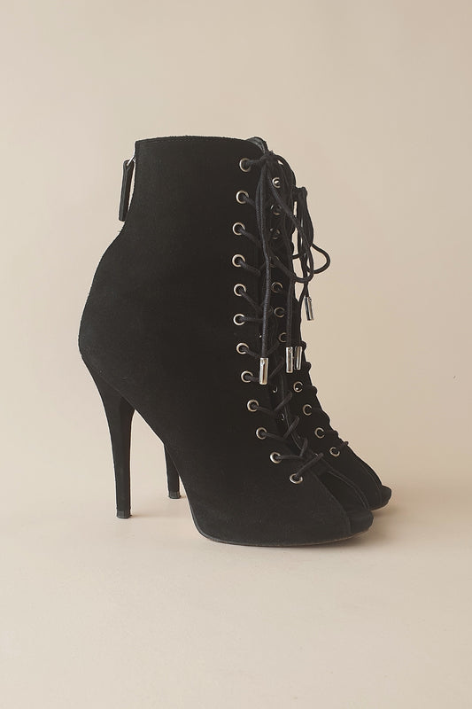 Camilla suede booties Size 38