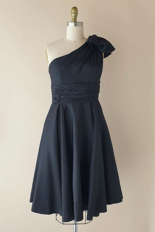 Absolutely stunning silk dress by Alex Perry Size XS/S