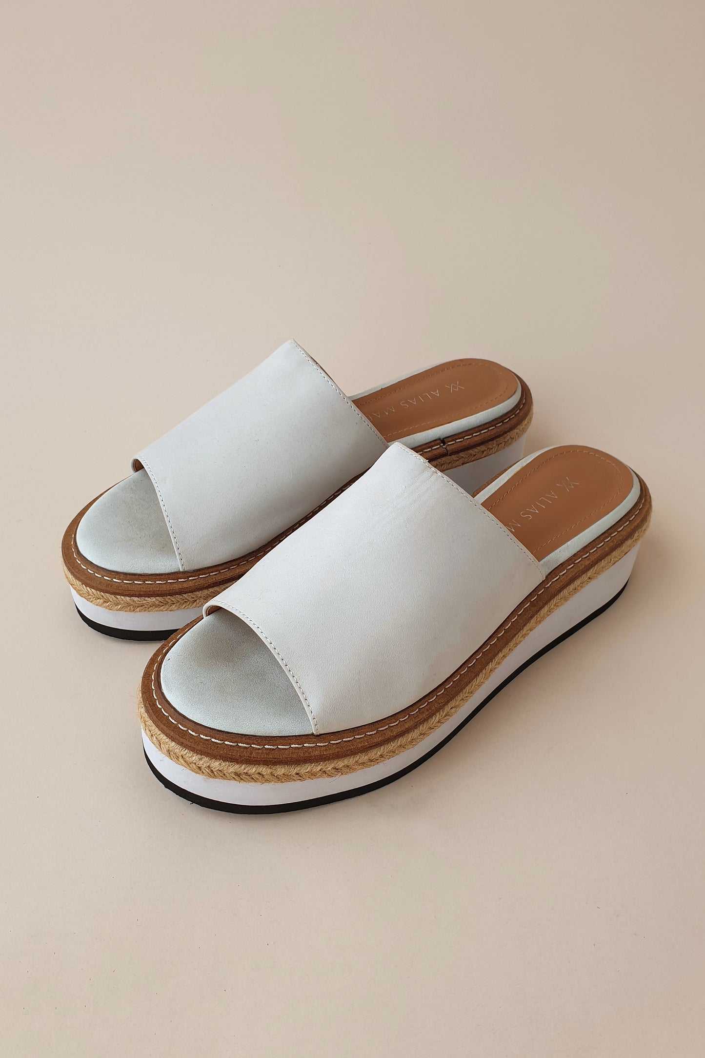 Alias Mae leather slides Size 37