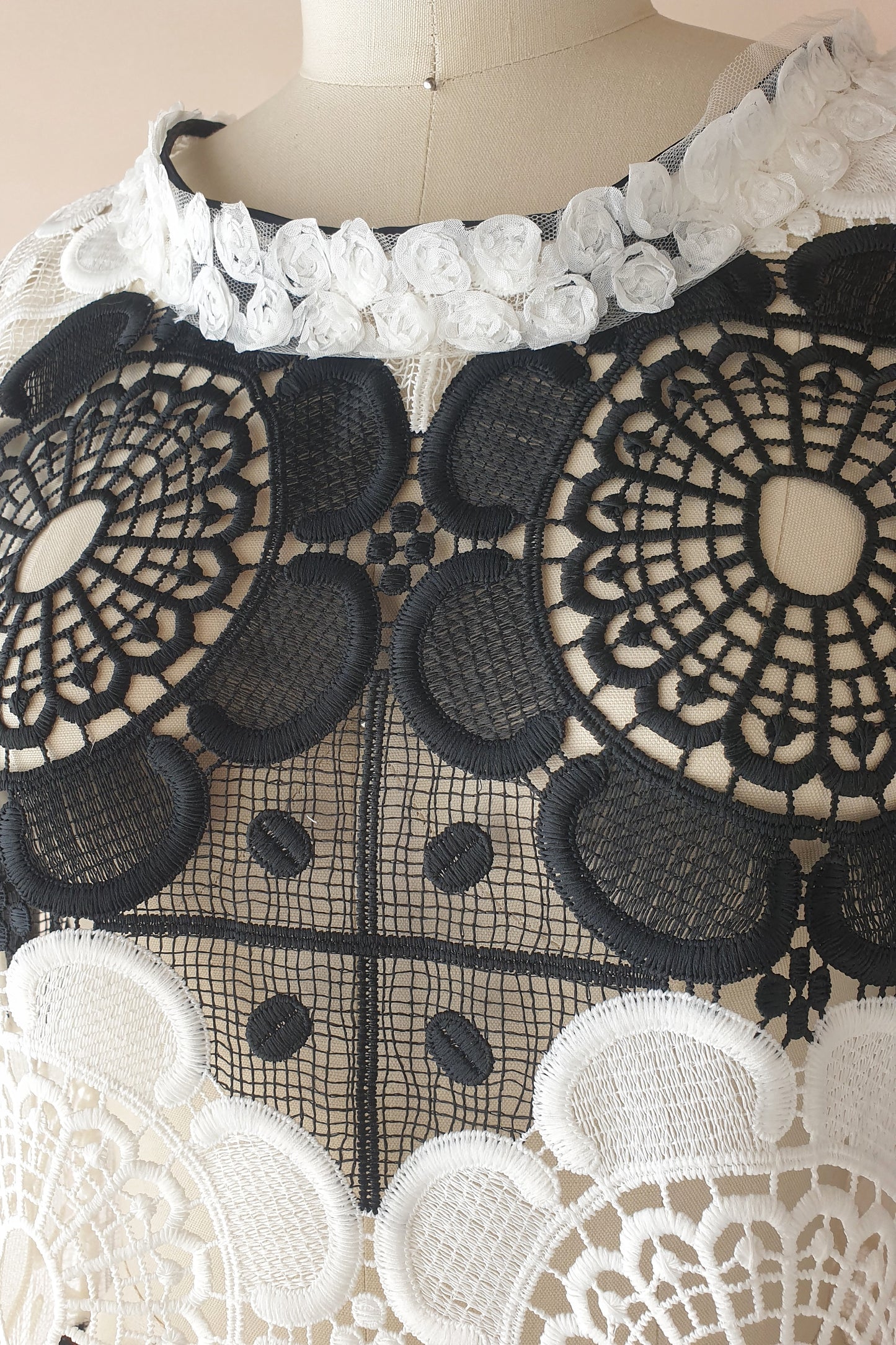 Curate by Trelise Cooper lace top Size S