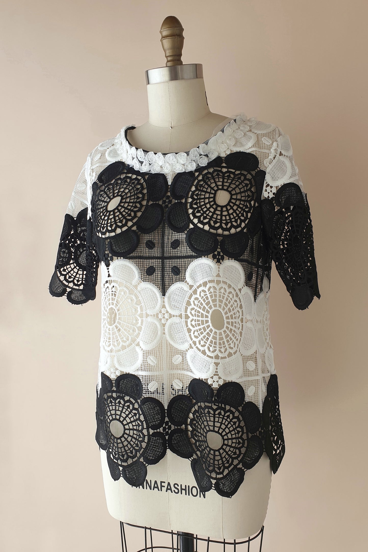 Curate by Trelise Cooper lace top Size S