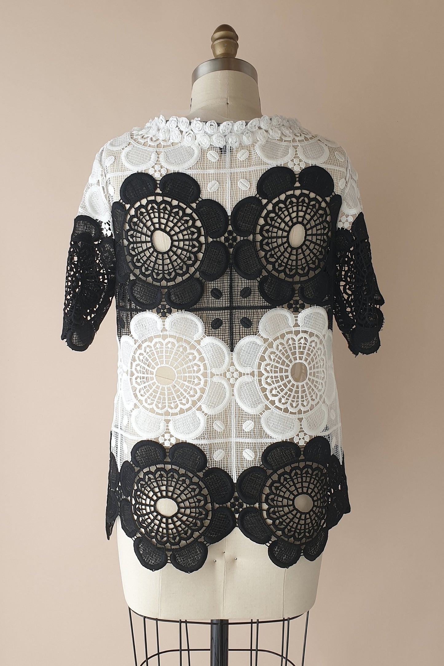 Curate by Trelise Cooper lace top Size S