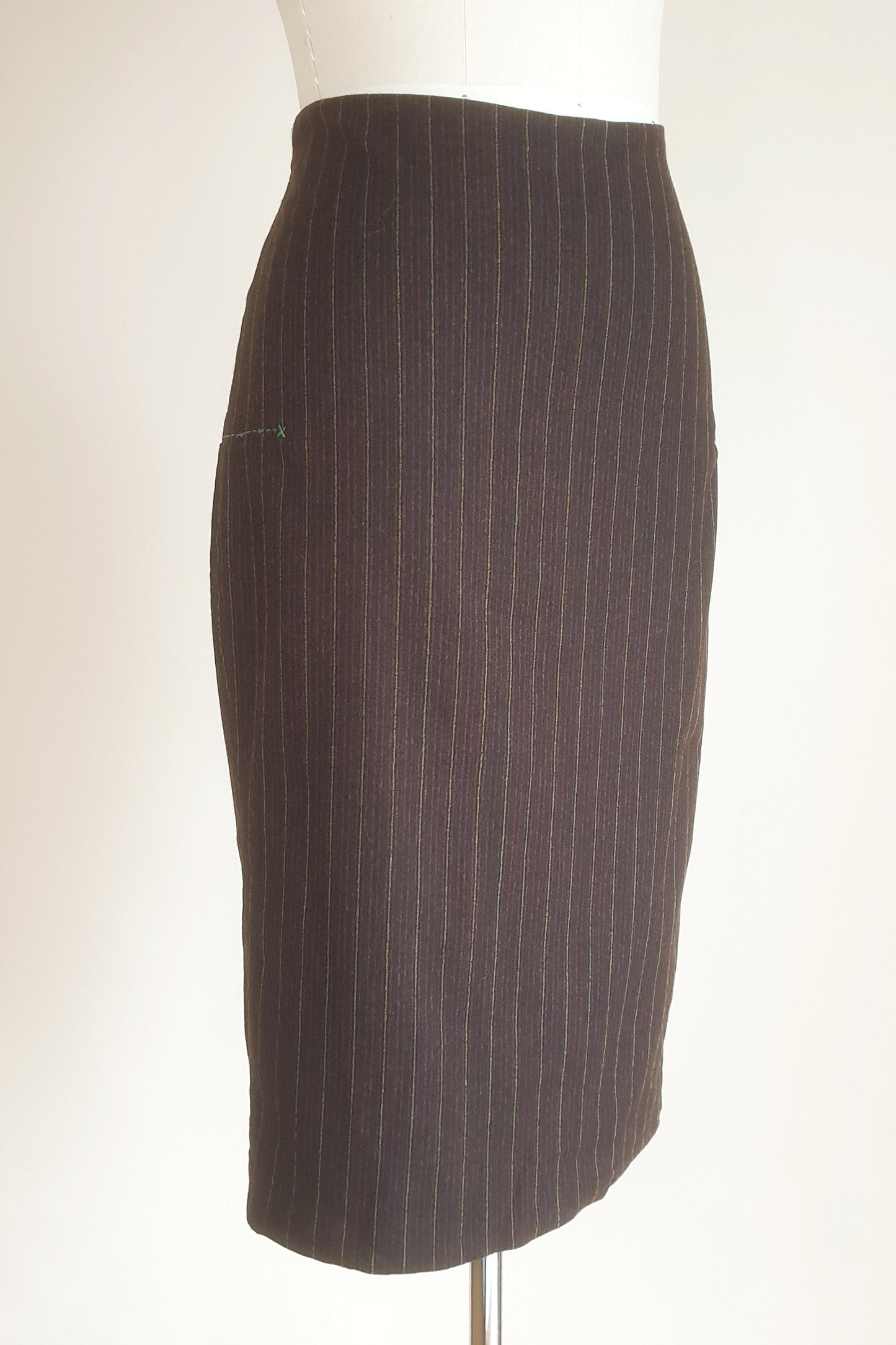 Beautiful vintage Easton and Pearson wool pencil skirt Size S/M