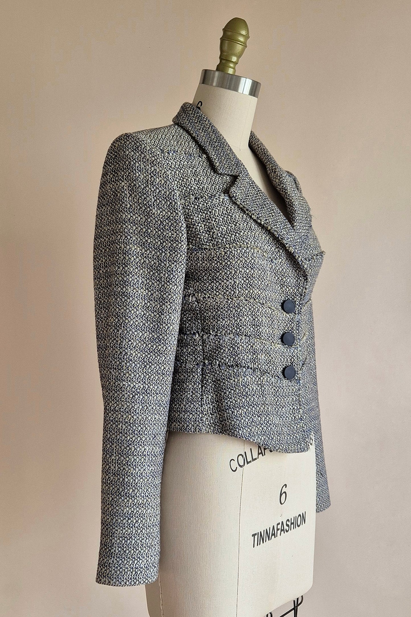 Beautiful Hugo Boss fitted boucle jacket Size XS