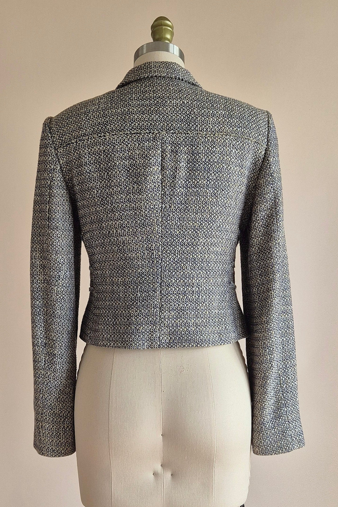 Beautiful Hugo Boss fitted boucle jacket Size XS