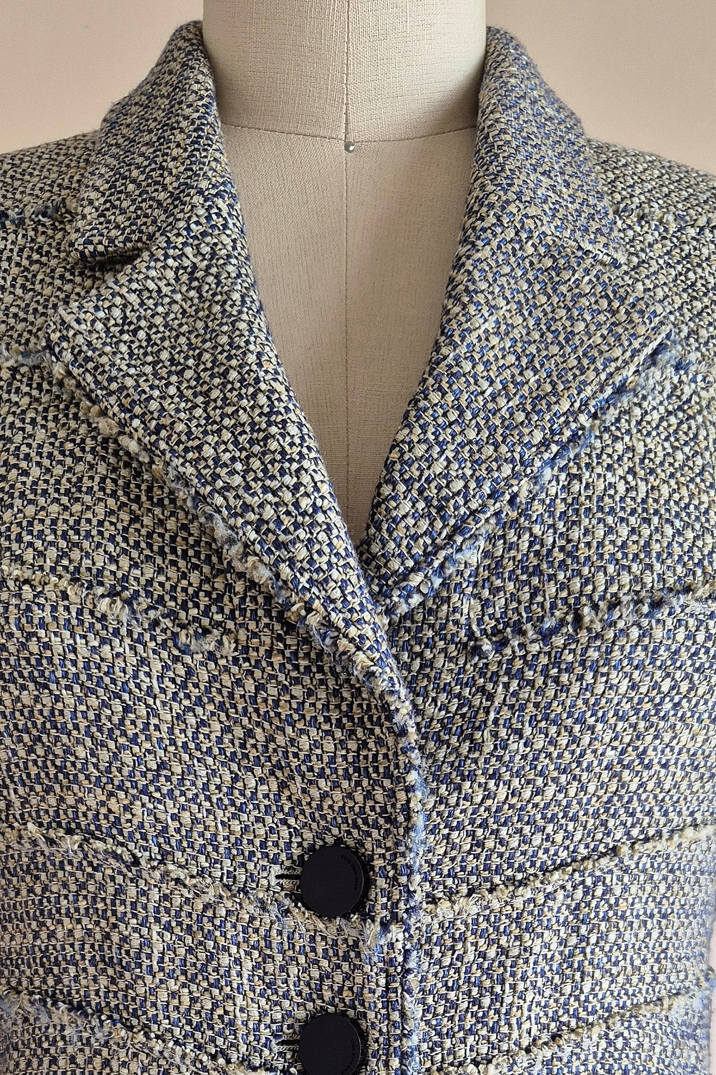 Beautiful Hugo Boss fitted boucle jacket Size XS