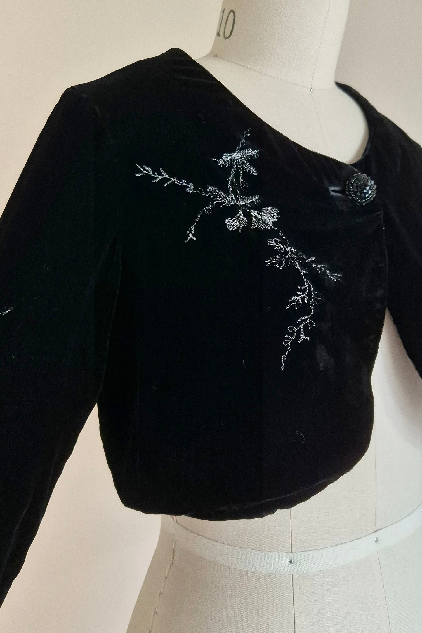 Stunning embroidered velvet bolero Size S