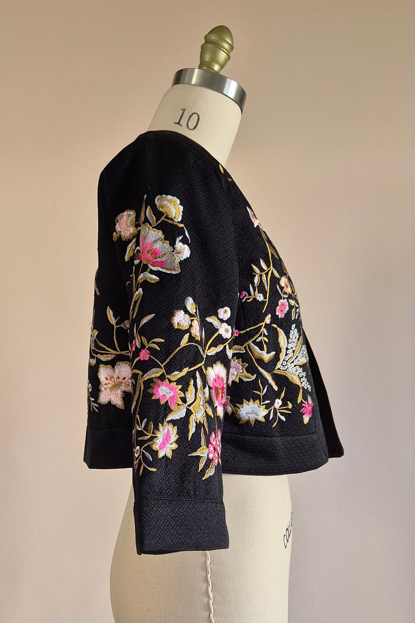Beautiful embroidered bolero jacket Size S/M