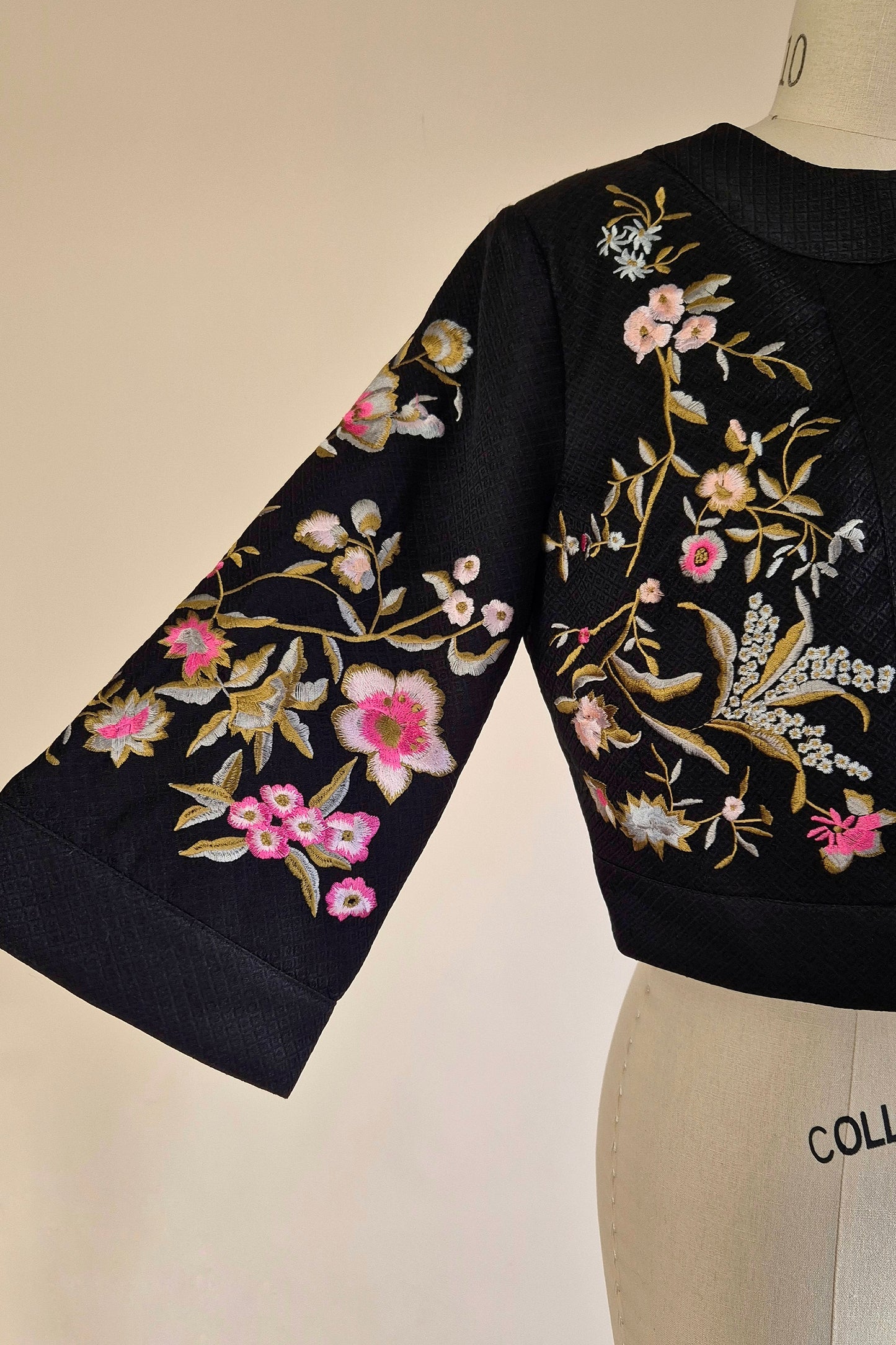 Beautiful embroidered bolero jacket Size S/M
