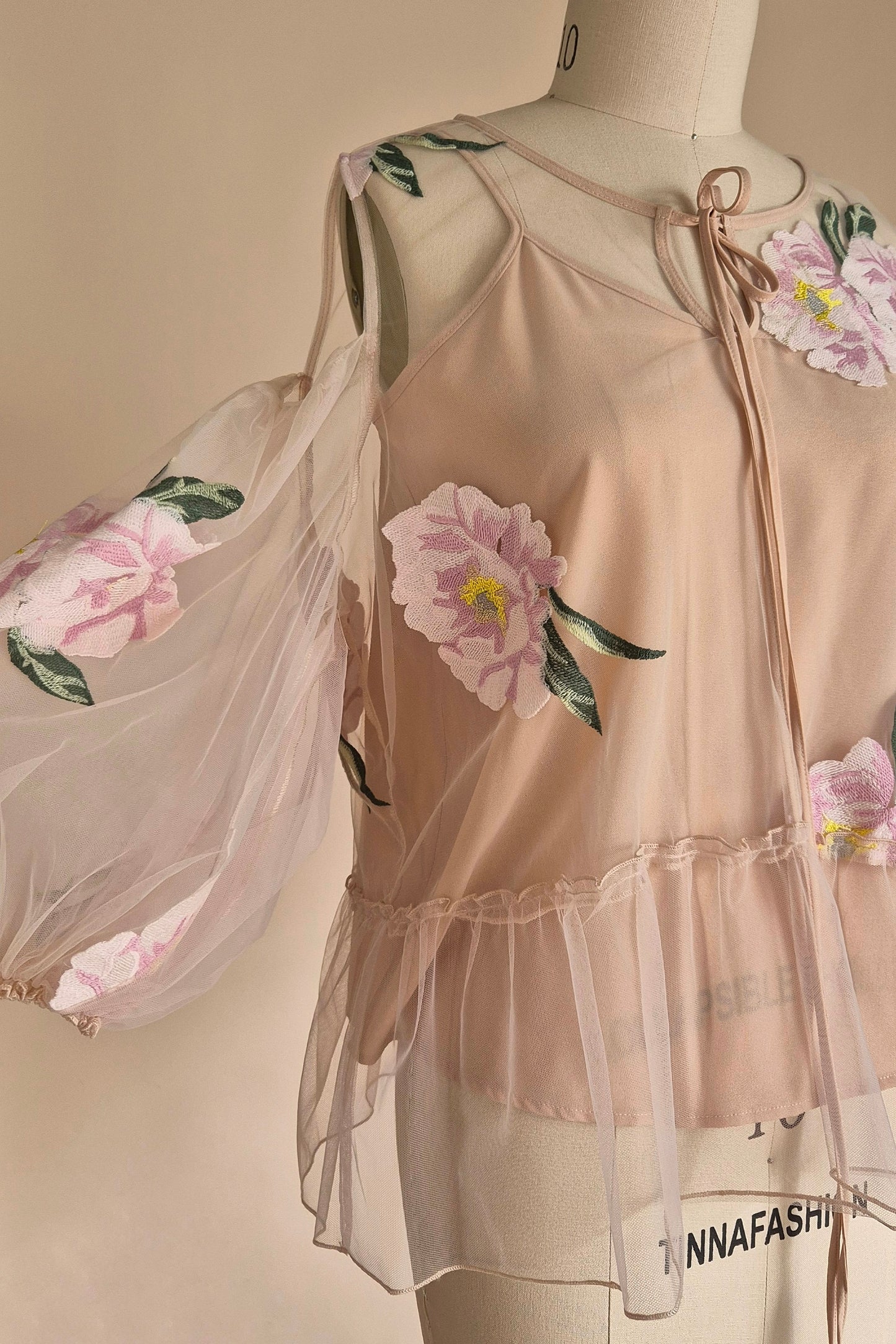 Trelise Cooper Couture floral tulle cold shoulder top Size L