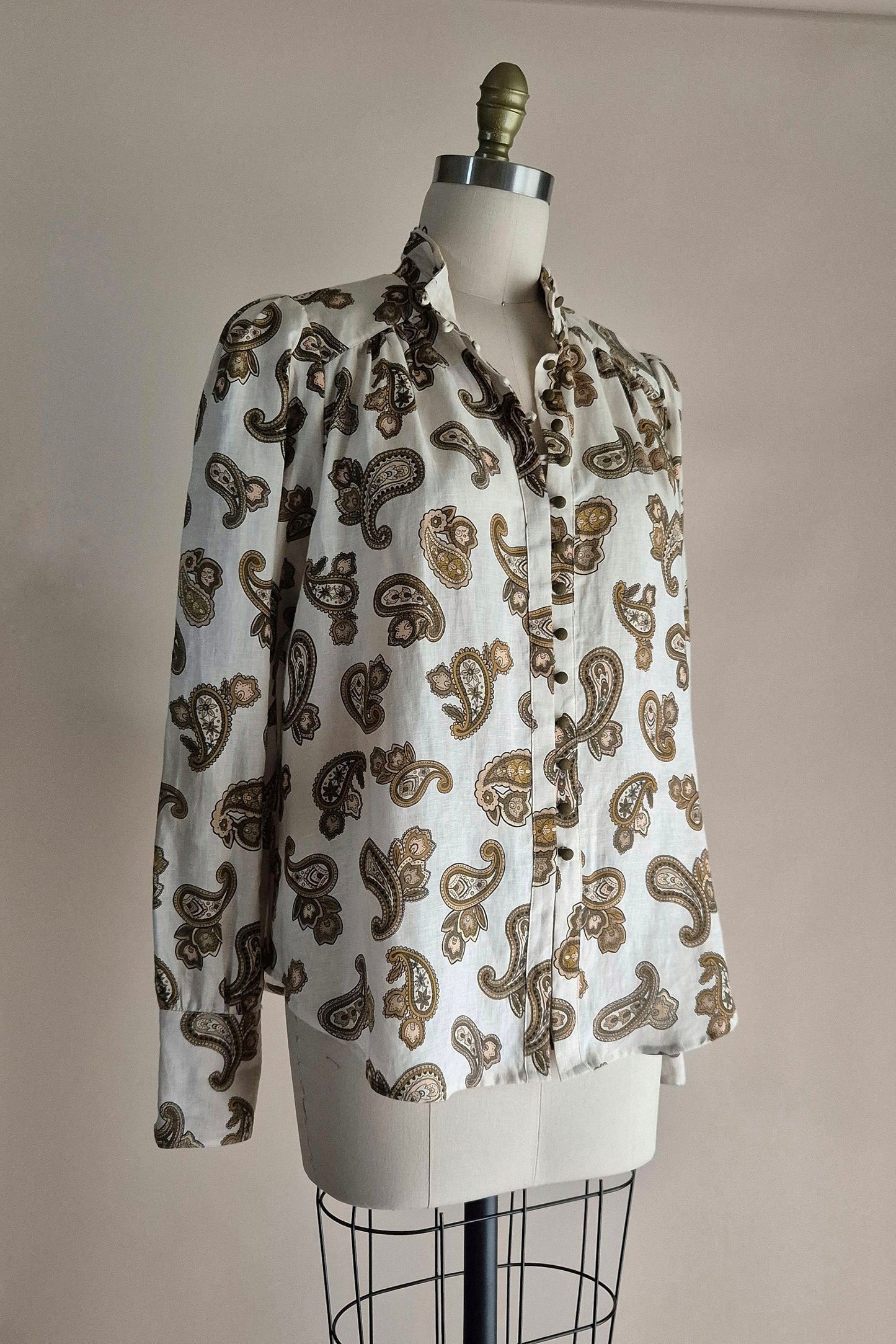 Beautiful Alemais paisley shirt Size L