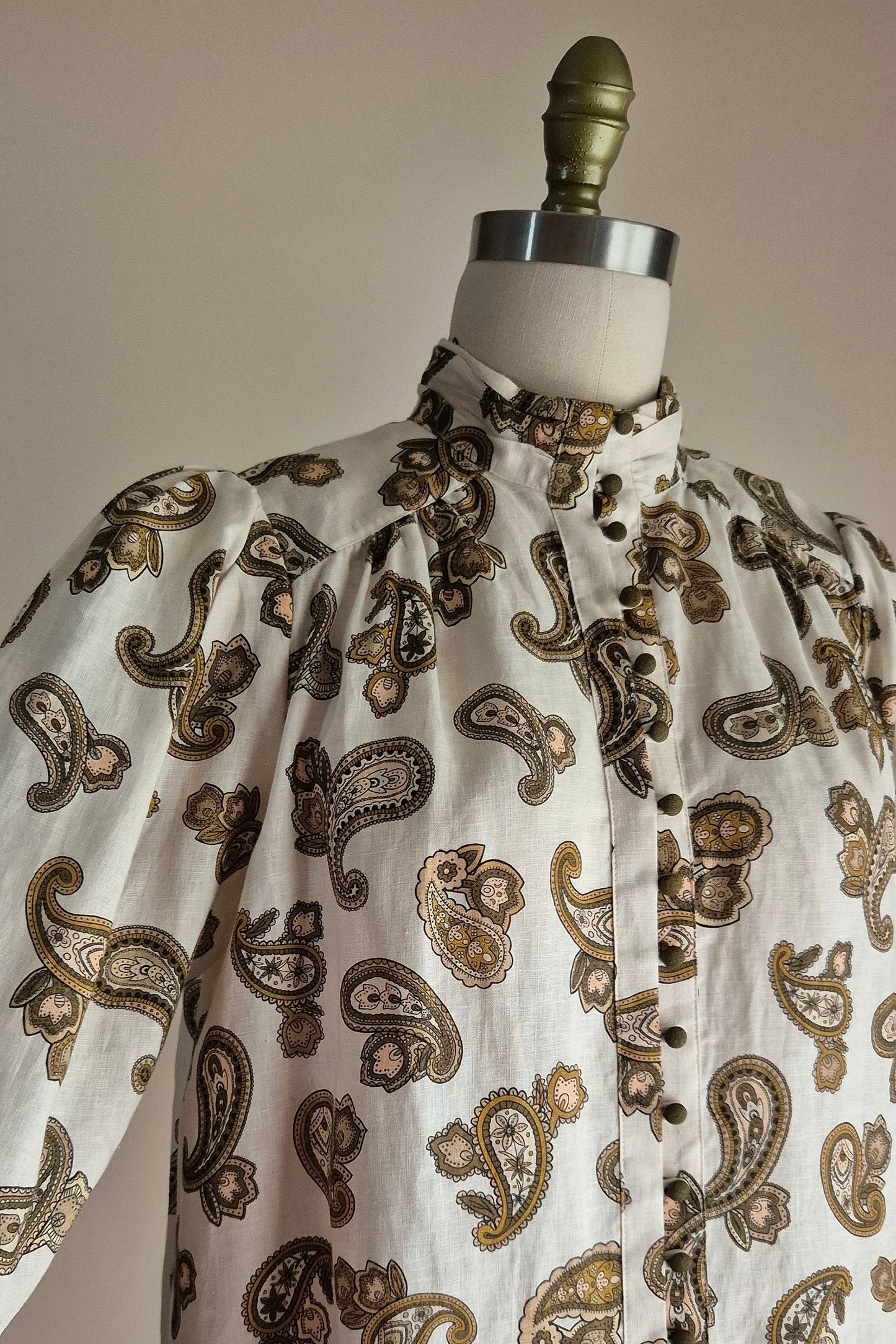 Beautiful Alemais paisley shirt Size L