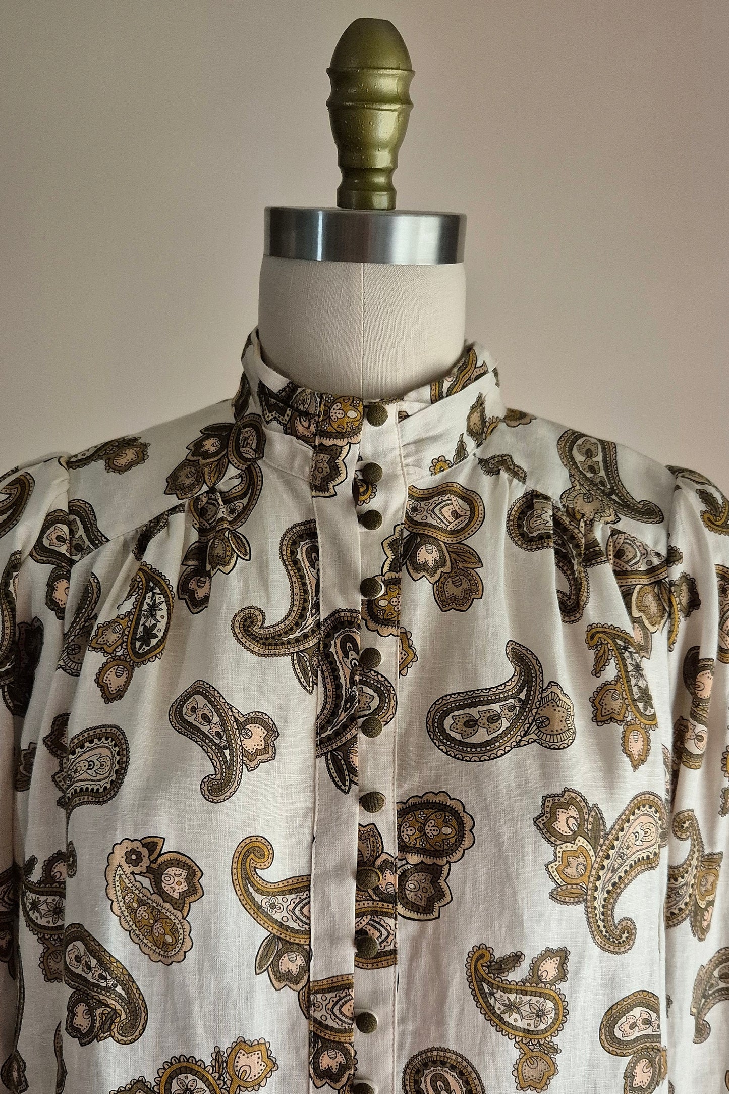 Beautiful Alemais paisley shirt Size L