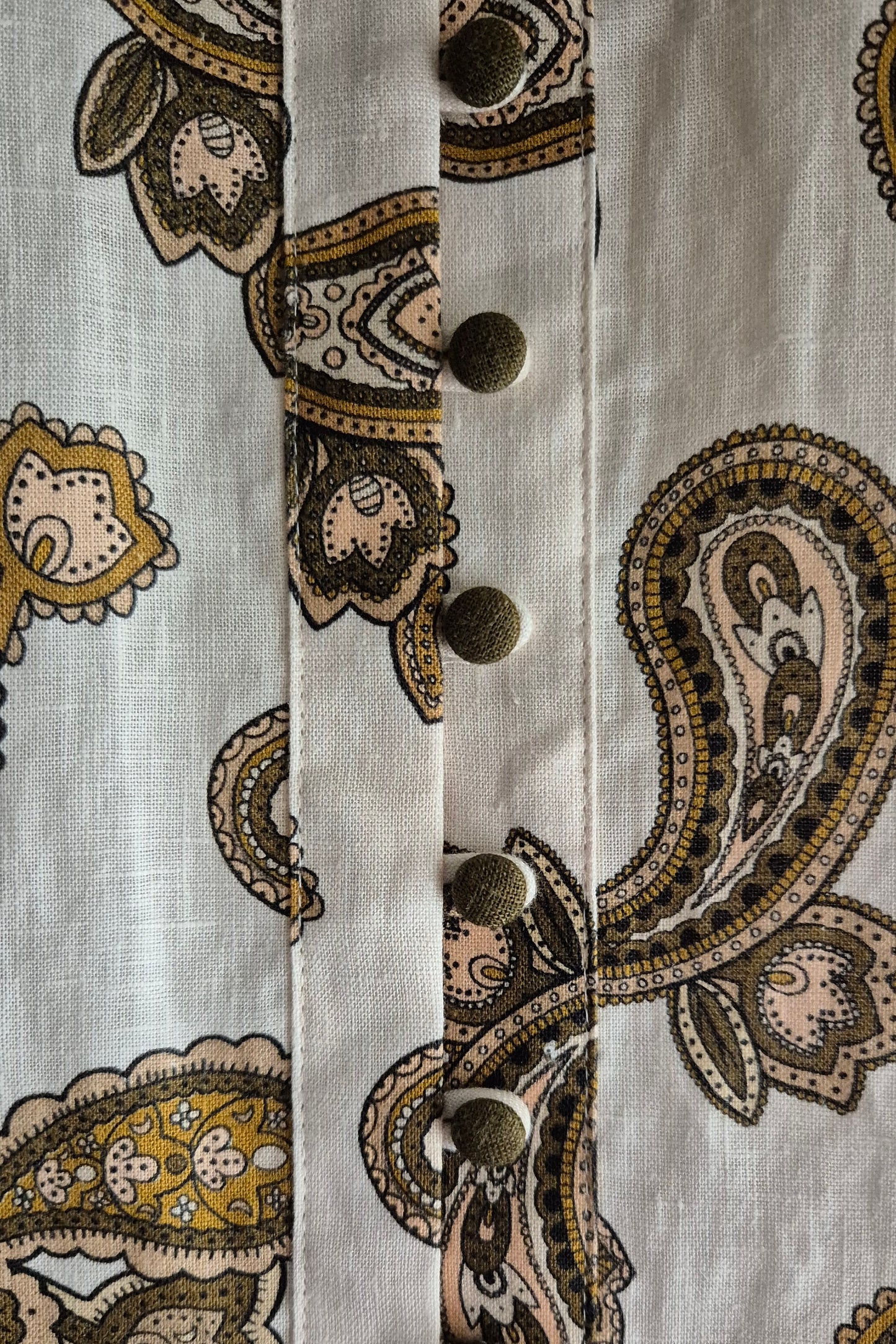 Beautiful Alemais paisley shirt Size L