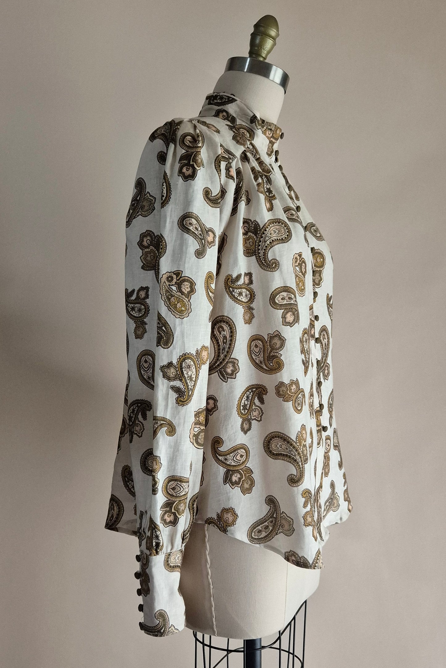 Beautiful Alemais paisley shirt Size L