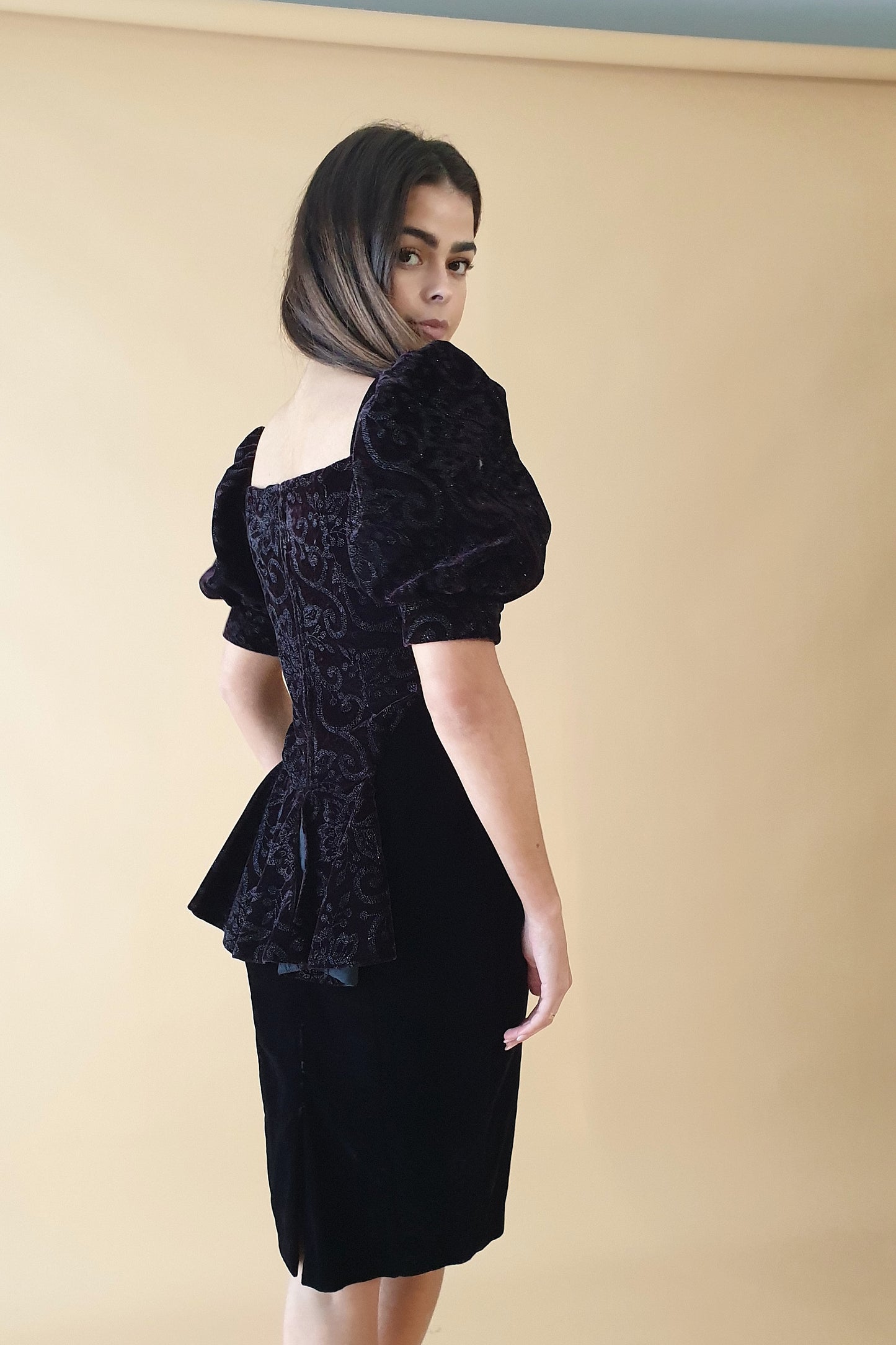 Incredible vintage Scott McClintock velvet dress size 6-8