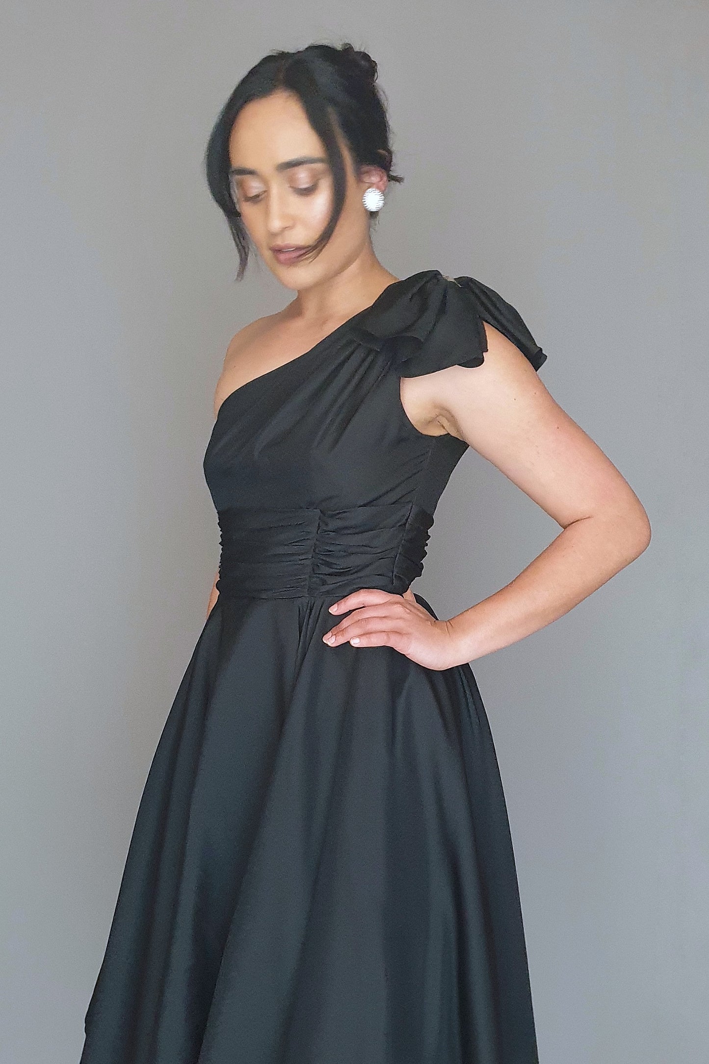 Absolutely stunning silk dress by Alex Perry Size XS/S