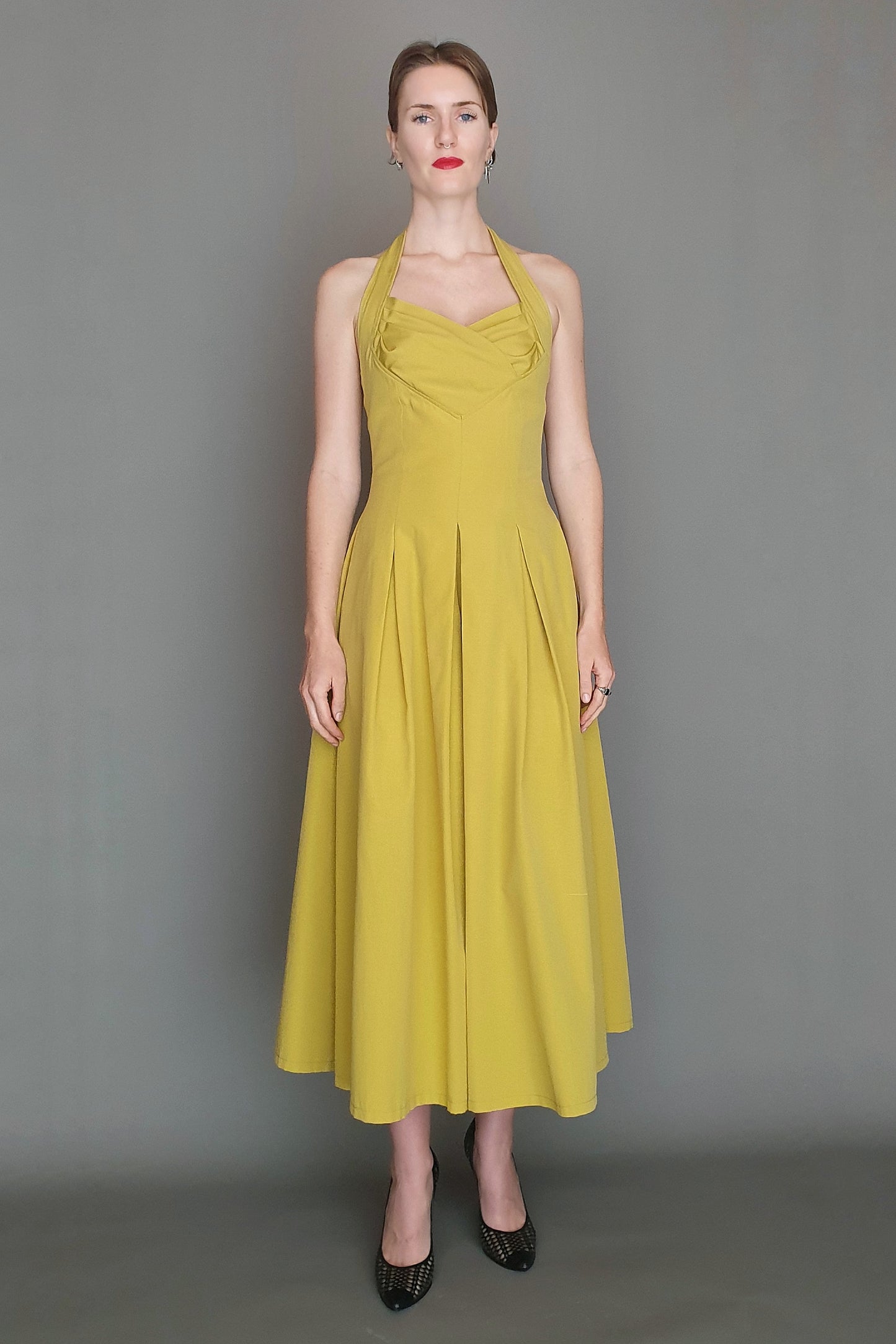 Stunning vintage Lisa Ho halter neck dress Size 6